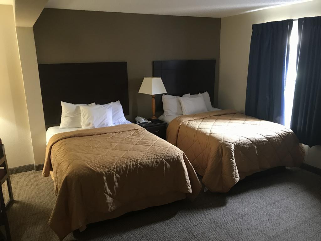 Clinton Inn & Suites Port Clinton Εξωτερικό φωτογραφία